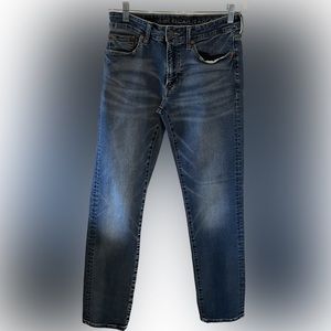American Eagle Men’s Jeans. Size Men’s 29x32. Color Blue.